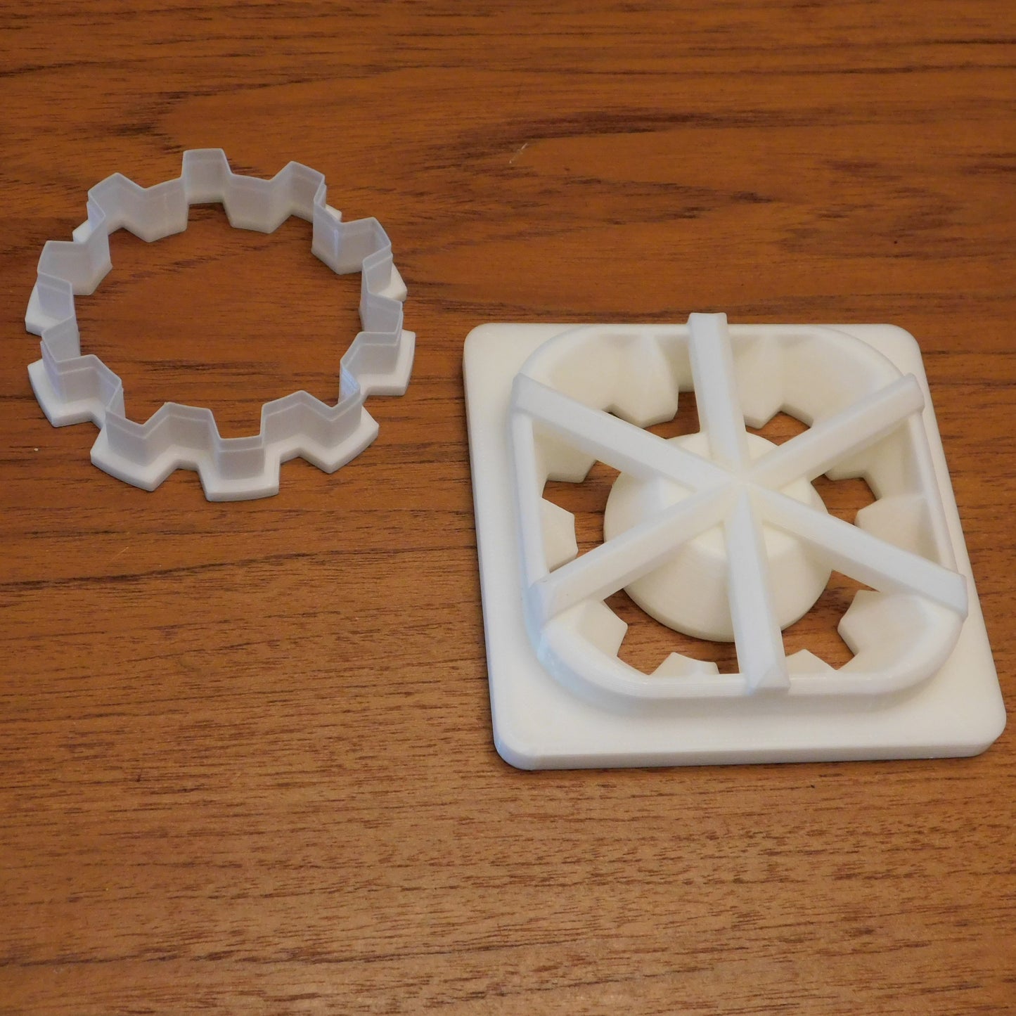 Square Gear Extruder Die