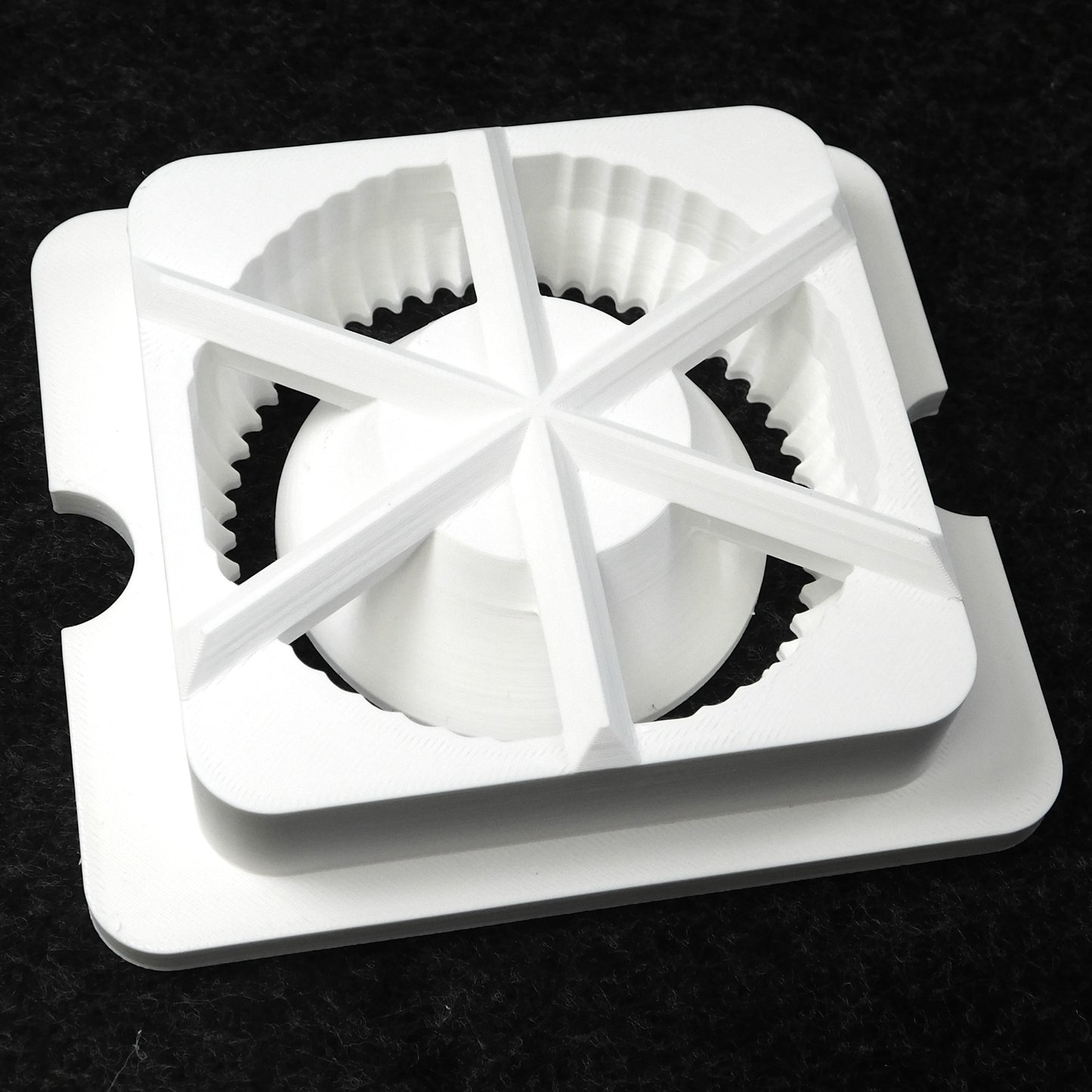 Square Die for Lined Circle Extrusion